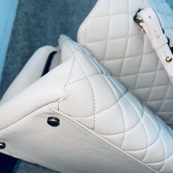 Chanel Trapezio Bag. Large. - Picture 16 of 17